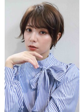 大人女性に似合う、やわらかショートスタイル