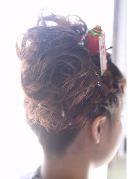 オーバーキャプテンネイキッド(OVER CAPTAIN NAKED) びんずるヘアセット（踊る方）ショートからのアレンジ♪