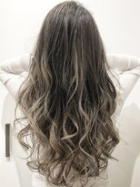 ディーナ(D'na) 『D'na』グレーバレイヤージュロング 清水