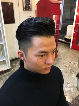 アンティーク フォーメン(ANTIQUE for men) 男らしいフェードカット、バーバースタイル。