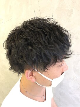 ウシワカマルイースト(ushiwakamaru East) SNSで人気のスパイラルパーマ