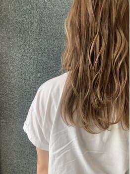 フューチャーゾーンの写真/学生にもおススメ！流行に敏感なスタイリストによるカラーの提案◇トレンドカラーと毛先までまとまる艶髪へ