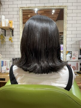 ディープラス(D PLUS) 外ハネ×ミディアム