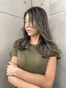 モニカ(MONIQA) 【地毛ハイライト】