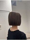 透明感グレージュ切りっぱなしボブ