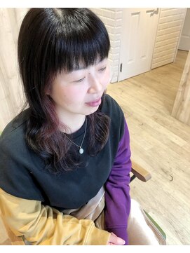 カミケンネクスト(kamiken.next) インナーカラー大人可愛いピンク艶髪美髪【カミケンネクスト】