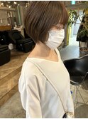 ベージュ　ショートスタイル