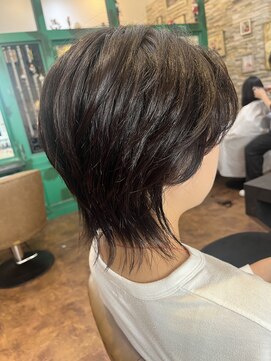 ヘアーラウンジ アンフィ 井土ヶ谷(Hair Lounge Anphi) ウルフレイヤー