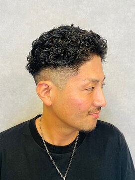 アストロ(ASTRO) 20代30代40代メンズ刈り上げ極道パーマ宮城リョー 夕風パーマ