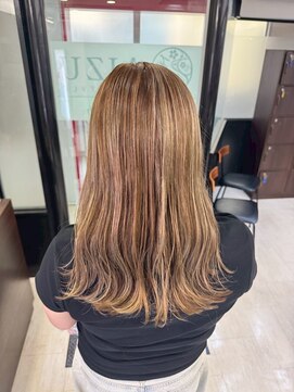 アイズ 本厚木(AIZU) 白髪ぼかしハイライト ベージュ