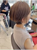 白髪ボカシ＆イヤリングカラーのショートボブ