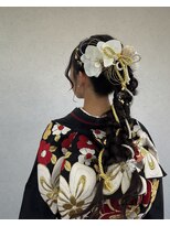エレ('ele)&nbsp;ツインポニーテールアレンジ