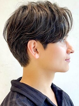 ヨリ トウキョウ(yori Tokyo) ニュアンスパーマ/センターパート/韓国マッシュ/ダークアッシュ