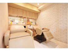 ヘアラウンジ アユン(Hair Lounge Ayung)の雰囲気（ハンモックのような寝心地のシャンプーチェアは眠りを誘います。）