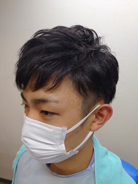 ヴェルデ シンバシ(VERDE SHINBASHI) ナチュラルパート マッシュツーブロックフェード 就活 七三 黒髪
