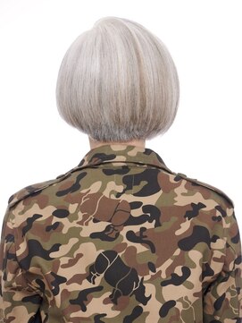 えがお美容室 【えがお美容室】グレイヘアに人気◎白髪を活かしたショートボブ