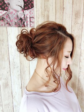 ホワイト(White) 定番アップスタイル