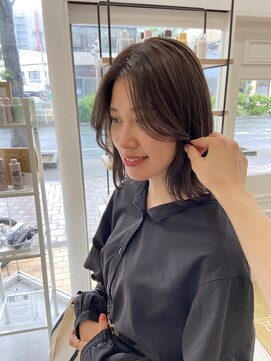 ヘアデザイン ソラ(Sola) 暗髪ベージュカラー+ハイライトパネル×うざバングミディ