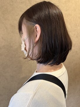 イロハ(iroh) インナーカラー/ボブヘア/オッジィオット