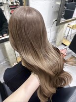 リア(riah) ダブルカラーミルクティーベージュレイヤーカット韓国ヘア