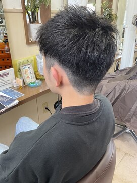 コア フィール ア デイ(COIFFURE A DAY) 【見附 今町】メンズ 爽やかショート 黒髪 ツーブロック