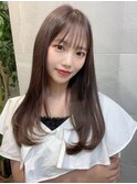 上品セミロングヘア　小顔ヘア　前髪カット
