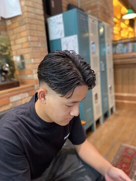 フォーコーナーズ(Four Corners) 毛流れニュアンスパーマ