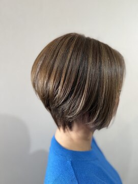 ロイ(Roy) 前下がりボブ