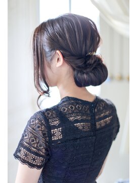 ホワイトルーム(White Room) ギブソンタックのアップスタイル♪