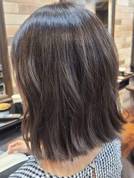 ルシエ(LUCIE) 切りっぱなしボブ×アッシュグレー