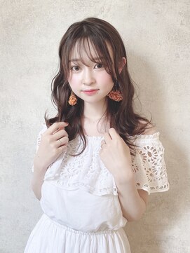 ソワリー 栄(THOiRY) 小顔カットが得意なスタイリストby坂元