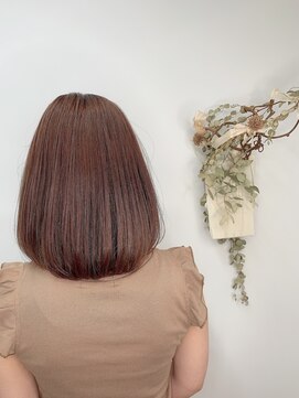 イーラ(era) 《era》ココアブラウン　艶ツヤストレート　セクシーミディ みわ