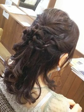 ヘアーサロン プアメリア(Puamelia) 大人可愛い黒髪暗髪ナチュラル華やかアレン編み込みコテ巻き