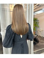 アトレ(attrait)&nbsp;＊美髪ハイトーン 馴染むハイライト 髪質改善 大阪美容室 天王寺