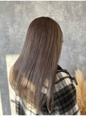 グレーベージュ