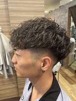 20代30代メンズパーマかっこいい短髪ツーブロック