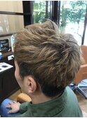 ベージュ