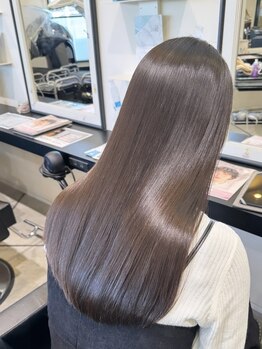 ラベルムバイエーケー(La Belleme by AK)の写真/【金剛/駐車場あり】ダメージレスに思い通りのストレートが叶う。業界大注目《美革ストレート》で美髪革命