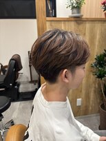 エピ(EPI)&nbsp;センターパートとカルムパーマで流行スタイル！