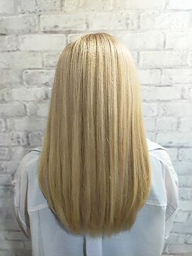 イリエ 川口(irier) 圧倒的透明感♪ホワイトベージュ【やくしじん/川口】