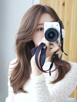 ミリバイアフロート(MIRI by AFLOAT)&nbsp;【島田佑】ミディアムレイヤーカットグレージュ顔周りカット