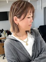 キャトル(Quattro)&nbsp;春の白髪ぼかしにも◎耳掛けタイトボブ＋立体バレイヤージュ