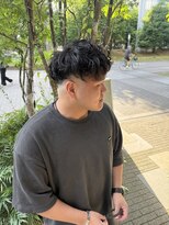ハレケエイト(HAREKE 8) 無造作パーマ × スキンフェード