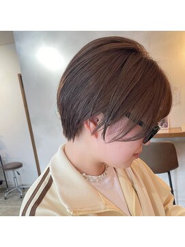 ビスクヘアデザイン(bisq hair design) compact short style - ベージュカラー -