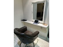 ヘア ラウンジ コモレビ(hair lounge comorebi)