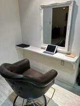 ヘア ラウンジ コモレビ(hair lounge comorebi)