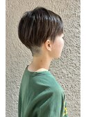 ツーブロックなショートスタイル