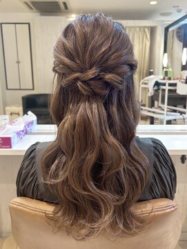 アイビス(AIBIZ) ハーフアップ