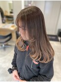 ブラウンベージュ×バレイヤージュで大人め垢抜けヘア