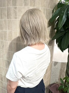 エルサ ザ リープ(ELSA the leap) 【ブリーチカラー/ダブルカラー】ホワイトシルバー/ブロンド